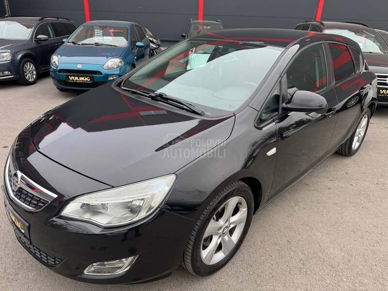 Opel Astra J RATA 148e BEZ UCESCA