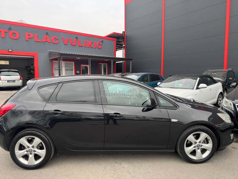 Opel Astra J RATA 148e BEZ UCESCA