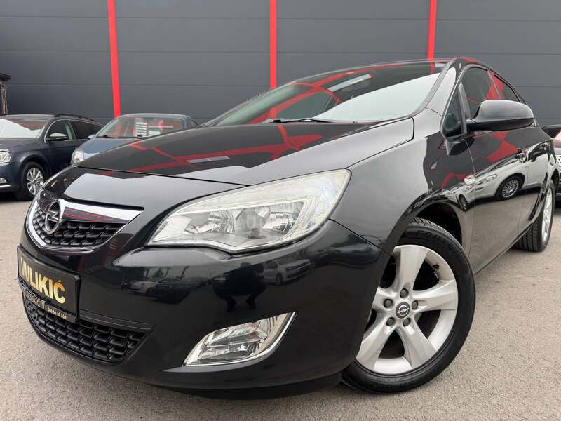 Opel Astra J RATA 148e BEZ UCESCA