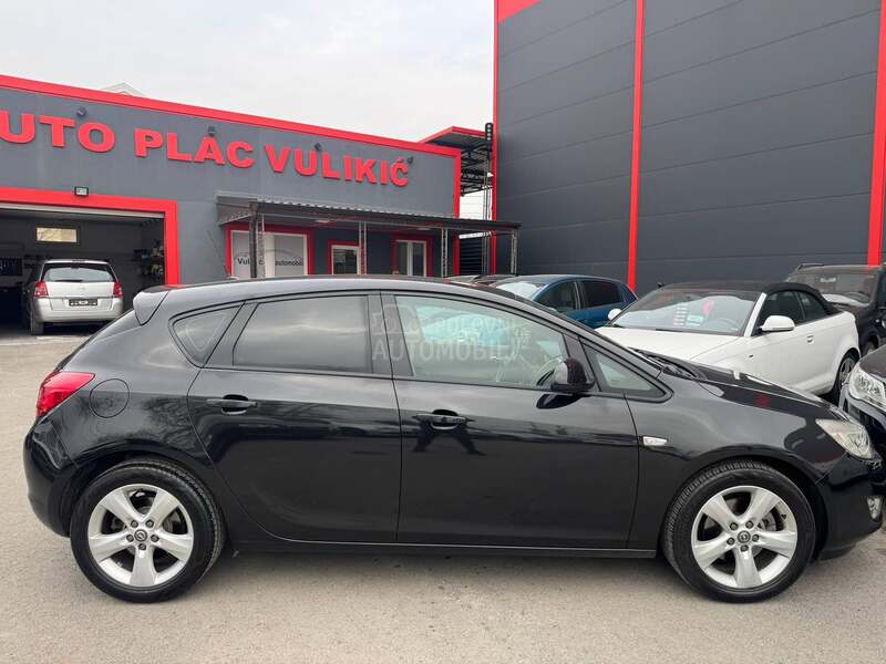 Opel Astra J RATA 148e BEZ UCESCA