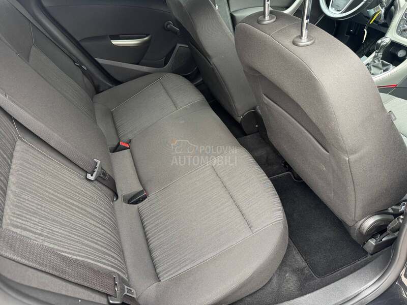 Opel Astra J RATA 148e BEZ UCESCA