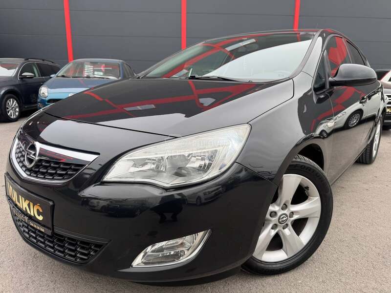 Opel Astra J RATA 148e BEZ UCESCA