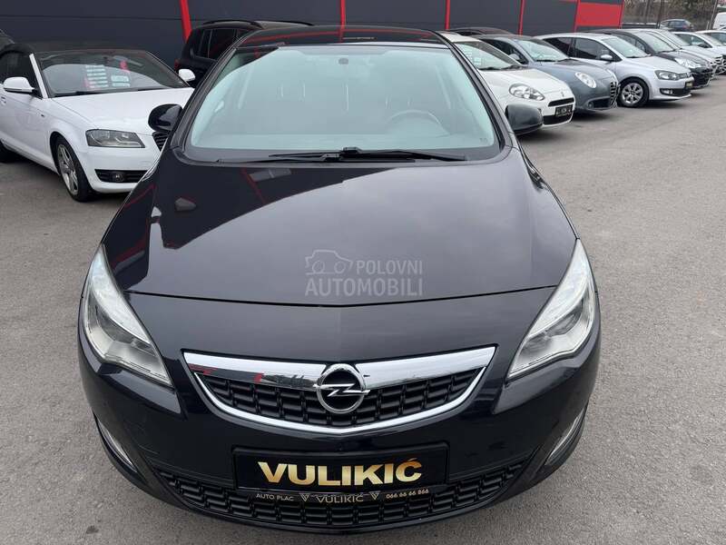 Opel Astra J RATA 148e BEZ UCESCA