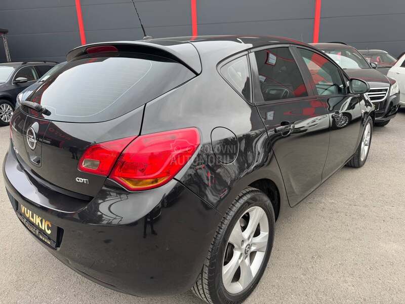 Opel Astra J RATA 148e BEZ UCESCA