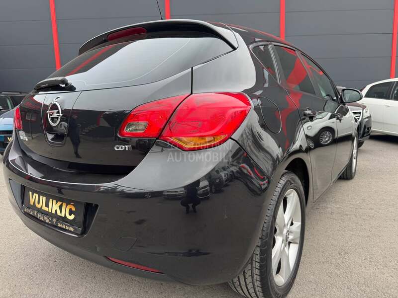 Opel Astra J RATA 148e BEZ UCESCA
