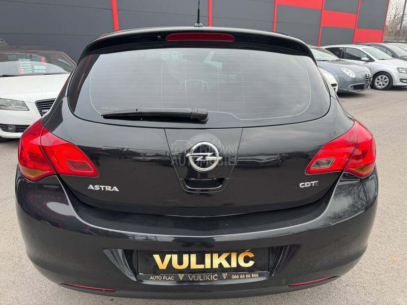 Opel Astra J RATA 148e BEZ UCESCA