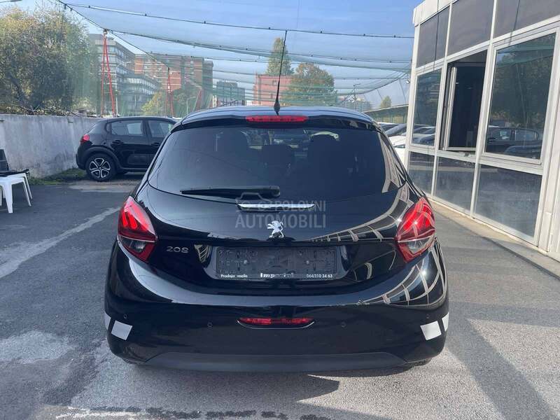 Peugeot 208 1.2 B