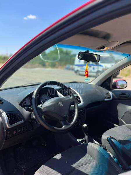 Peugeot 206 plus 