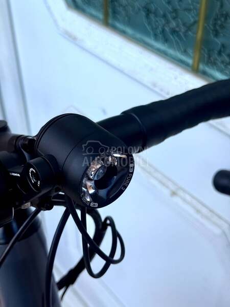 Cube Nuroad 28