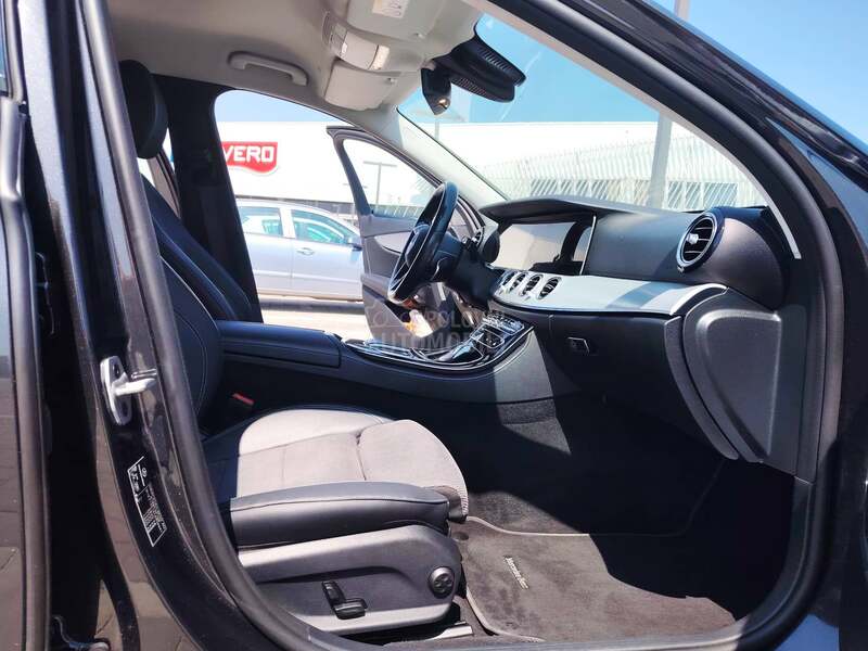 Mercedes Benz E 300 MOD 2021