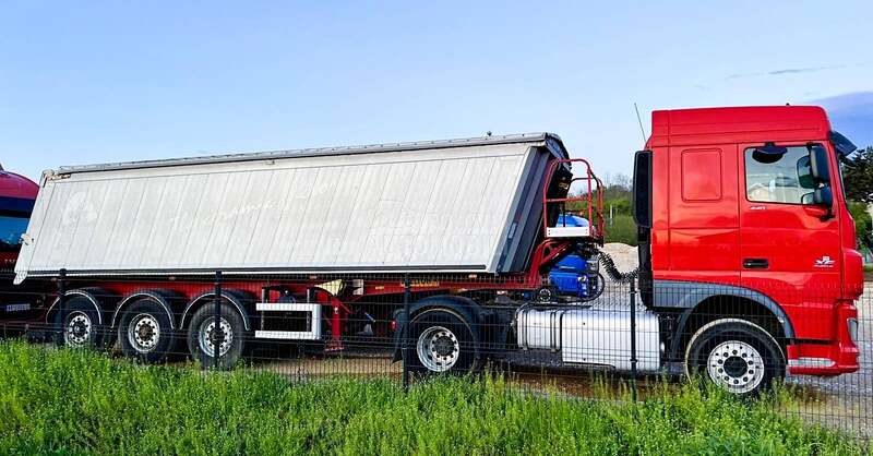 DAF XF 440 / WIELTON 33 kub.