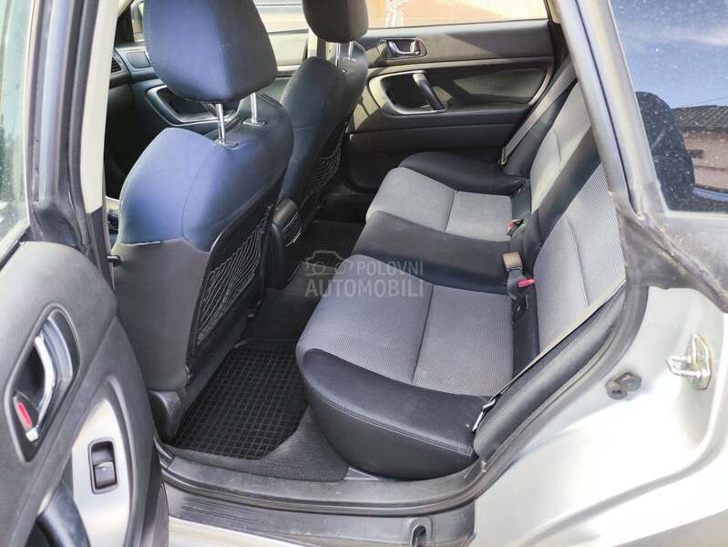 Subaru Legacy R