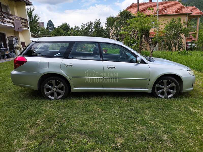 Subaru Legacy R