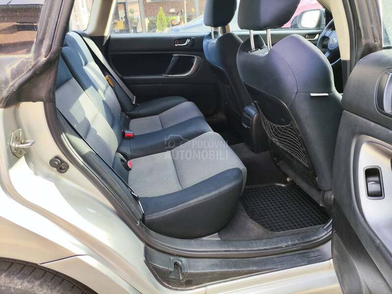 Subaru Legacy R