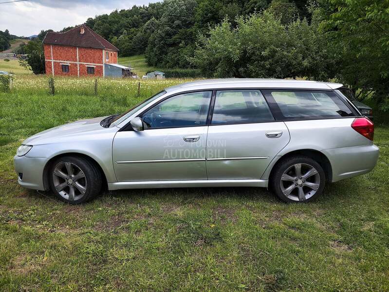Subaru Legacy R
