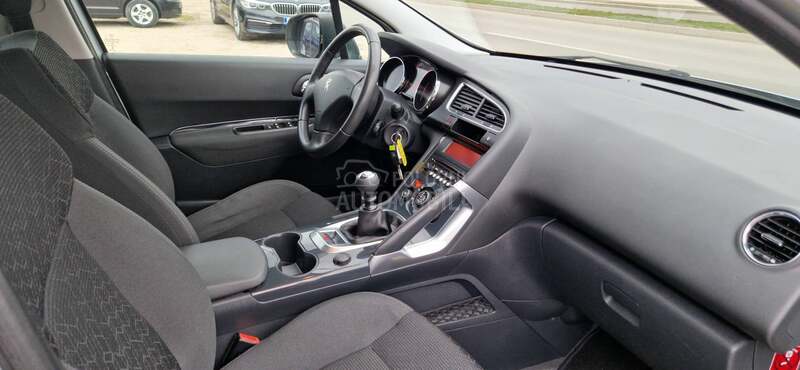 Peugeot 3008 1.6 HDI Allure