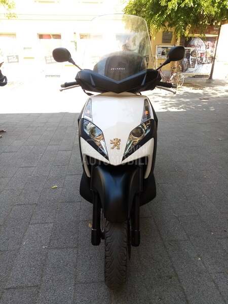 Peugeot Geopolis 400
