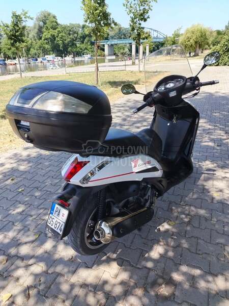 Peugeot Geopolis 400