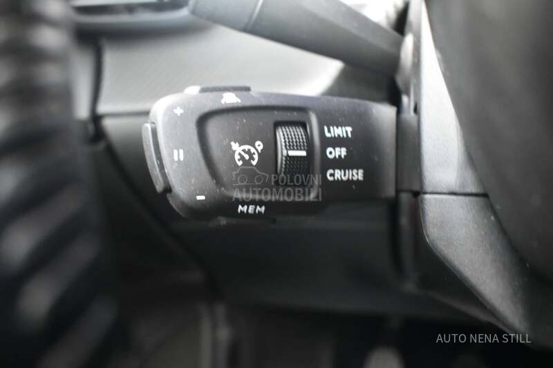 Peugeot 2008 1.2 Allure MT