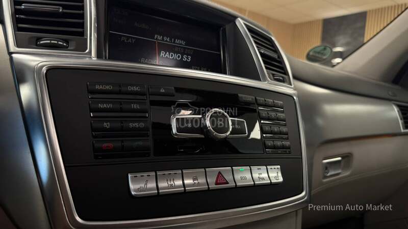 Mercedes Benz ML 350 //3.0d//PANO//SALON