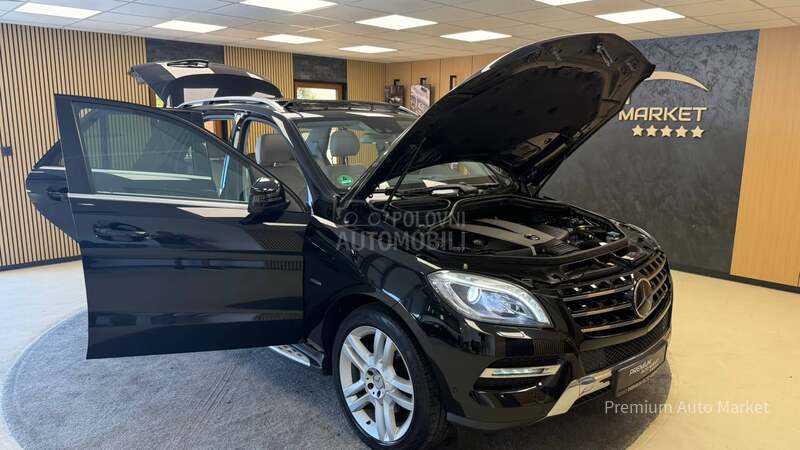Mercedes Benz ML 350 //3.0d//PANO//SALON