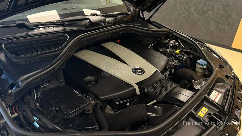 Mercedes Benz ML 350 //3.0d//PANO//SALON