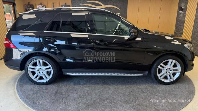 Mercedes Benz ML 350 //3.0d//PANO//SALON