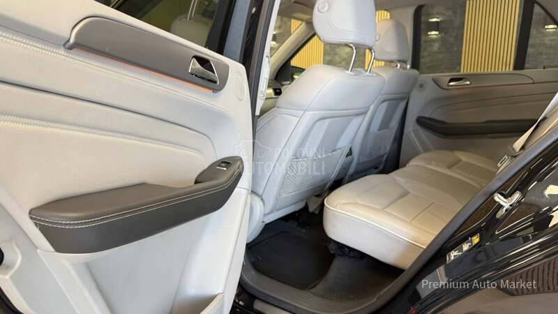 Mercedes Benz ML 350 //3.0d//PANO//SALON
