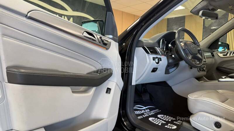Mercedes Benz ML 350 //3.0d//PANO//SALON