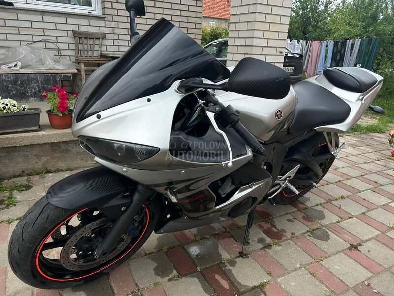Yamaha R6
