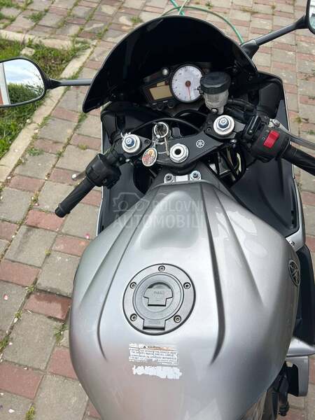 Yamaha R6