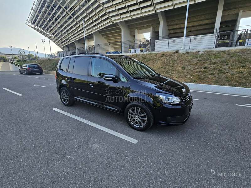 Volkswagen Touran 2.0 tdi xenon led