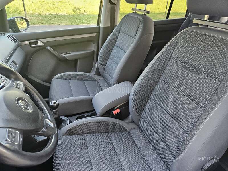 Volkswagen Touran 2.0 tdi xenon led