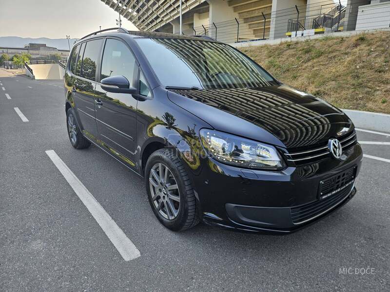 Volkswagen Touran 2.0 tdi xenon led