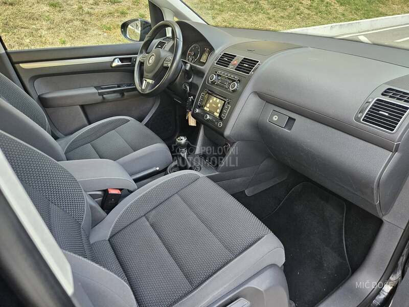 Volkswagen Touran 2.0 tdi xenon led