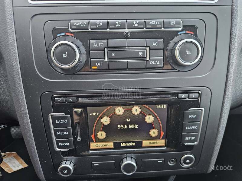 Volkswagen Touran 2.0 tdi xenon led