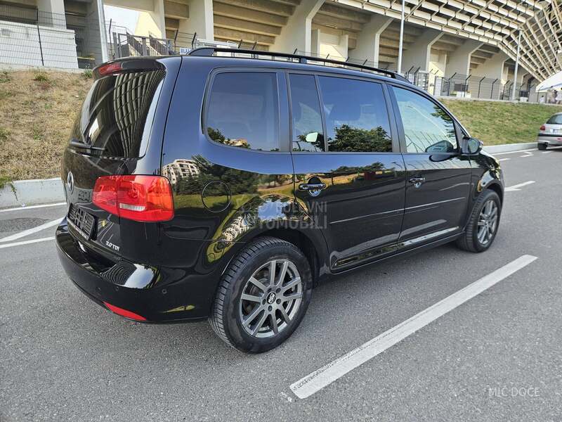 Volkswagen Touran 2.0 tdi xenon led