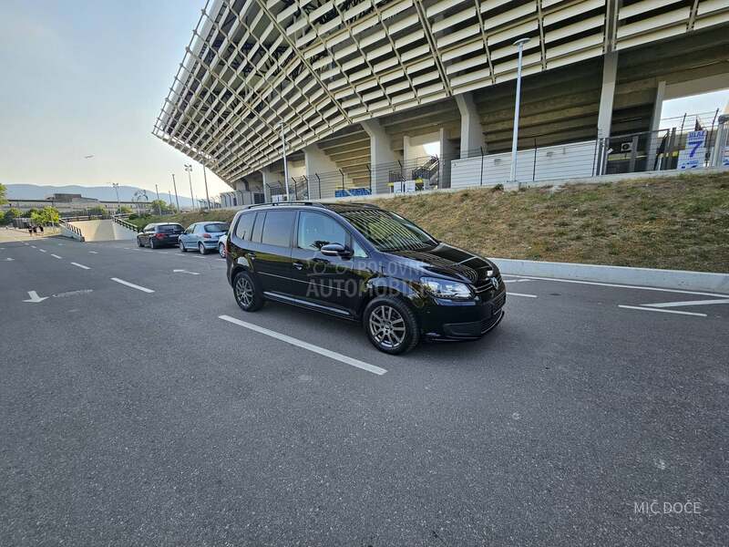 Volkswagen Touran 2.0 tdi xenon led