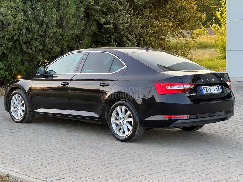Škoda Superb 2.0 TDI DSG7 STYLE