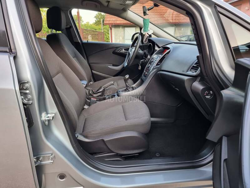 Opel Astra J 1.7CDTI PERFFEKTNA