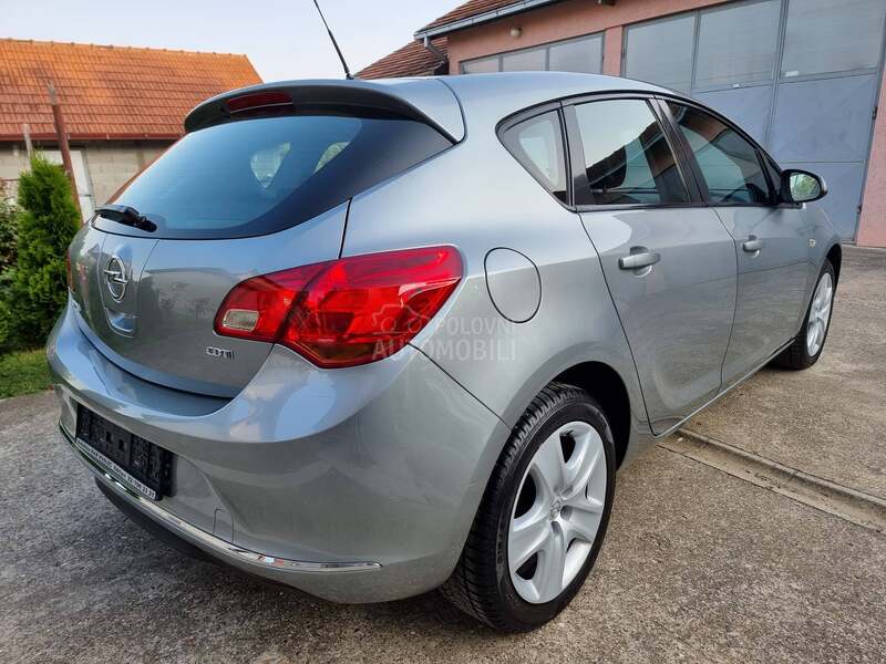 Opel Astra J 1.7CDTI PERFFEKTNA