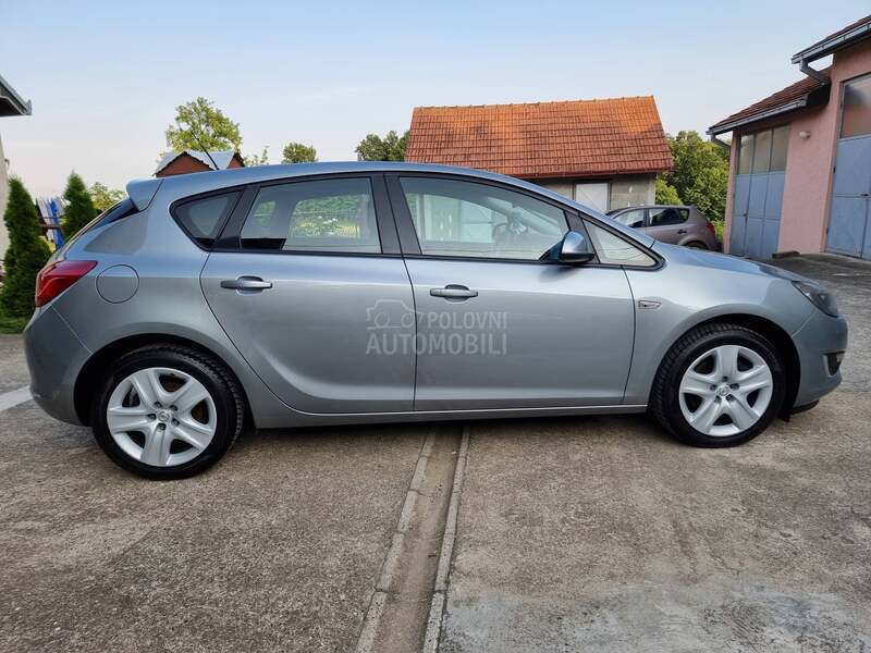 Opel Astra J 1.7CDTI PERFFEKTNA