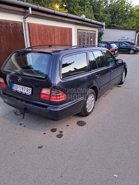 Mercedes Benz E 200 