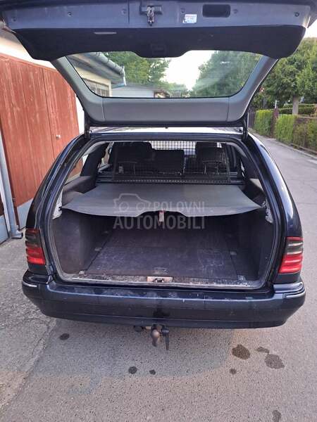 Mercedes Benz E 200 