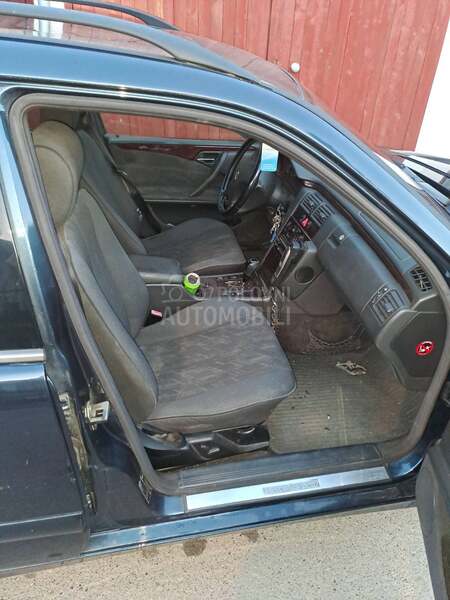 Mercedes Benz E 200 