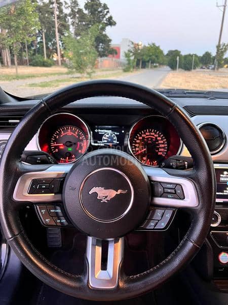 Ford Mustang 