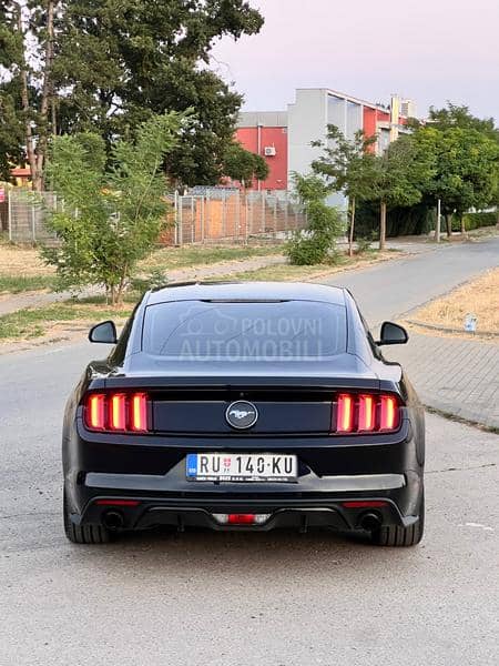 Ford Mustang 