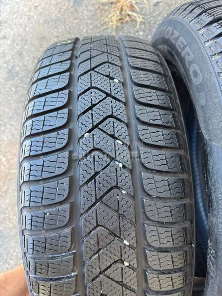 Pirelli 215/55 R17 Zimska