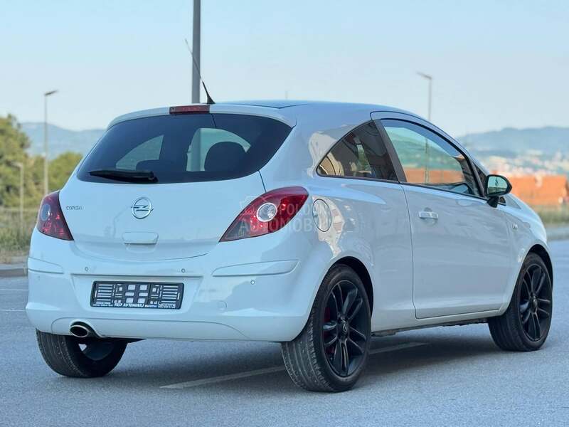 Opel Corsa D 1.4 Color Edition