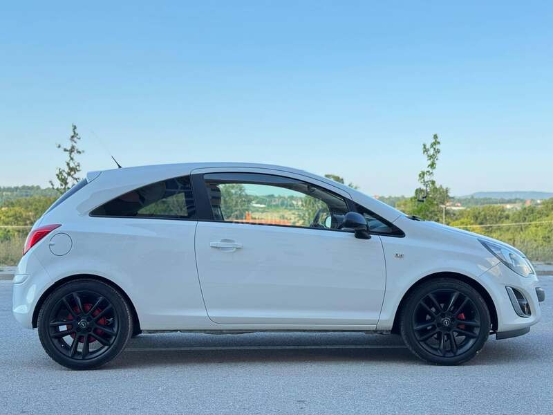 Opel Corsa D 1.4 Color Edition